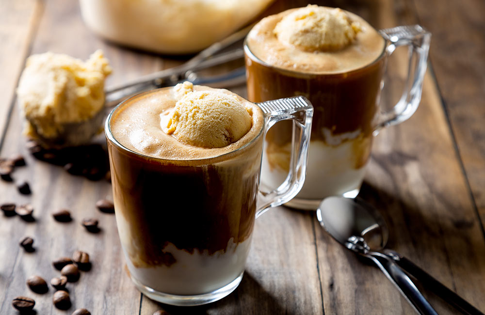 Глясе: кто придумал пить кофе с мороженым и как сделать такой дома по всем правилам?